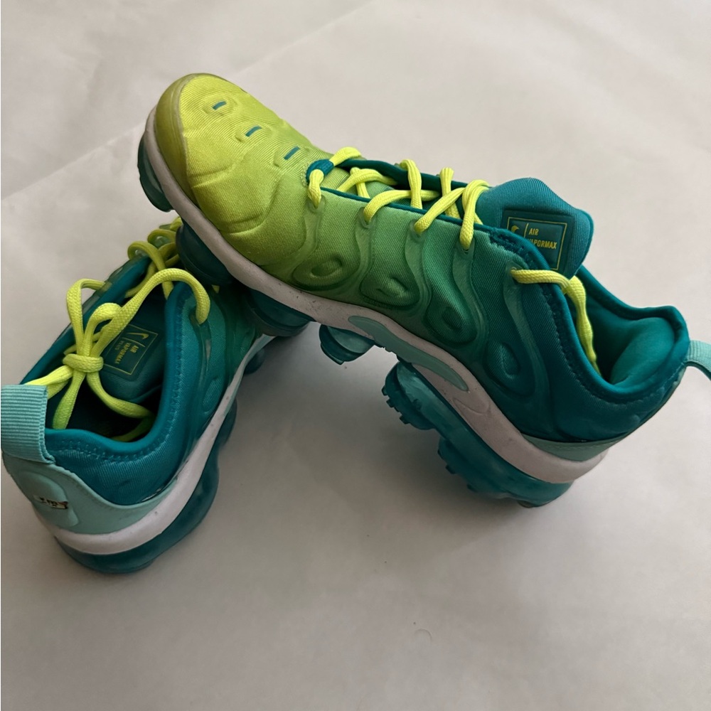 Vibrant Women’s Nike Vapor Max Shoes in Green and Blue